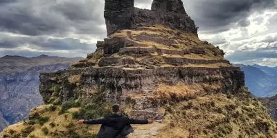 Descubre el fascinante complejo arqueológico de Waqrapukara